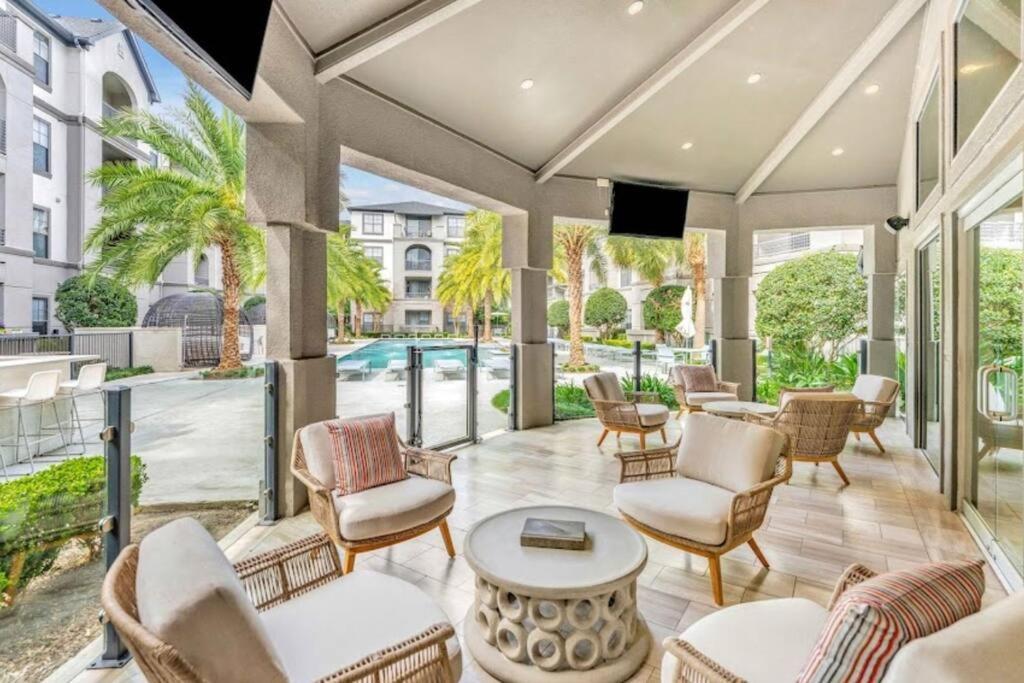 Chic Retreat-Walk To Nrg-Pool Apartment Houston Luaran gambar