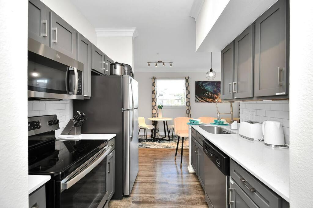 Chic Retreat-Walk To Nrg-Pool Apartment Houston Luaran gambar
