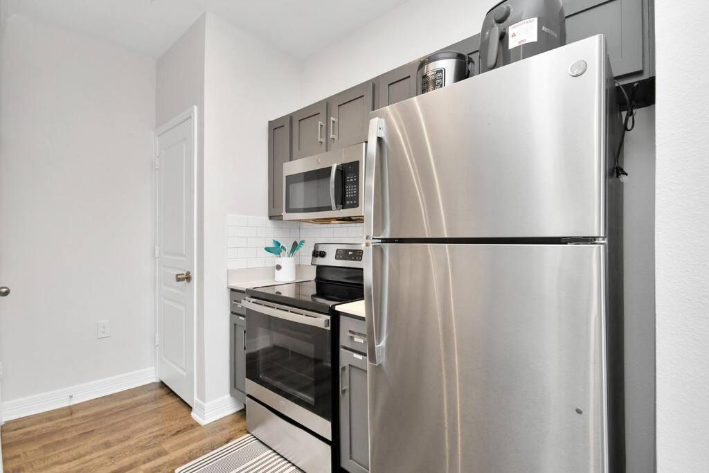 Chic Retreat-Walk To Nrg-Pool Apartment Houston Luaran gambar